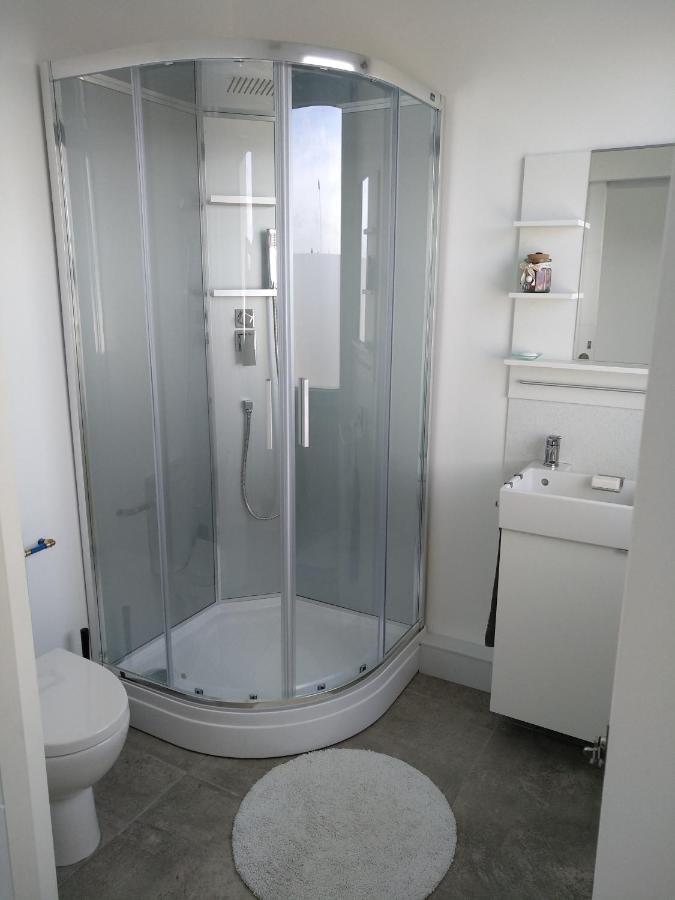L Atelier Apartment Courtisols Bagian luar foto